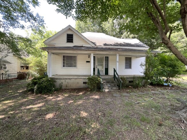 Building Photo - 28 St Mary Ave NW