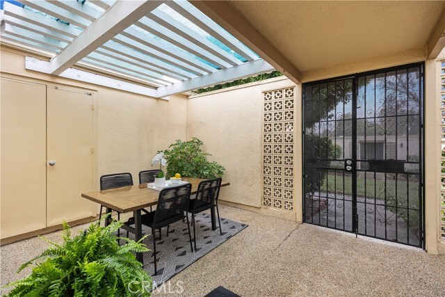 Building Photo - 205 Avenida Majorca