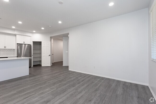 3BR, 2BA - 1,303SF - Living Room - Placita Luxe