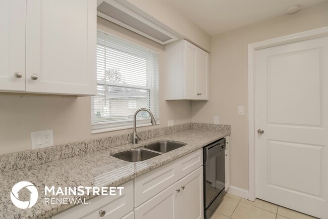 Photo - 935 S Courtenay Pkwy