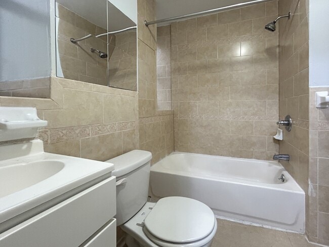 Photo - 541 W 156th St Unit B1