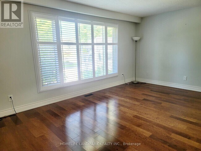 Photo - 16 Mansfield Crescent