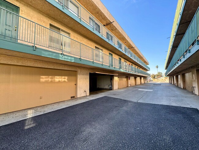 Garages - Orchard Plaza Apartments