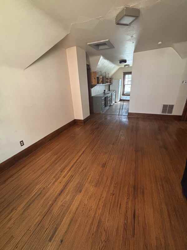 Photo - 1345 E St Unidad 2