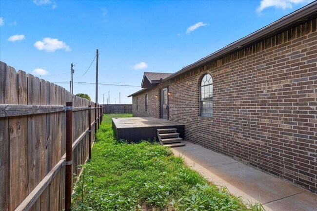 Photo - Extra spacious brick home in New Home, TX