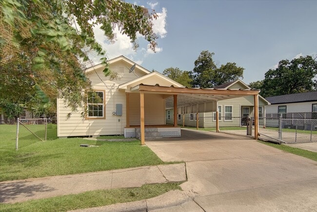 Photo - 1118 Cypress St