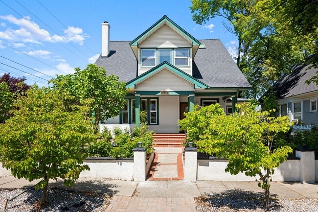 Photo - Beautiful Audubon 5 Bedroom Home! - Available now!