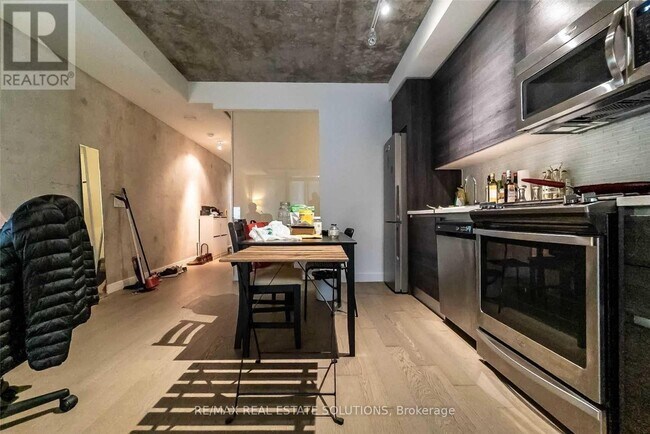 Photo - 111 Bathurst St Unité 421