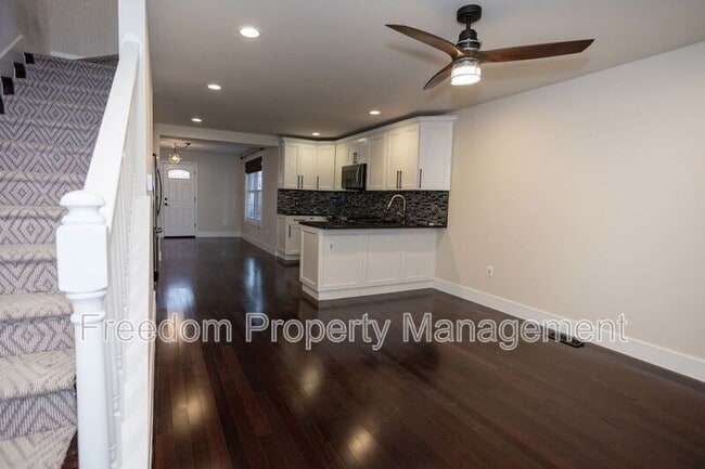 Building Photo - 102 Lynhaven Dr