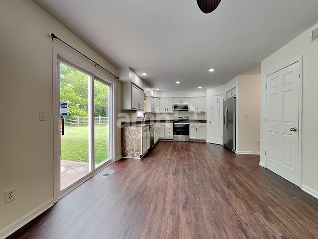 Photo - 7633 Mourning Dove Ln