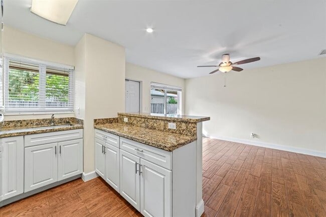 Photo - 404 SE 16th St Unidad 1
