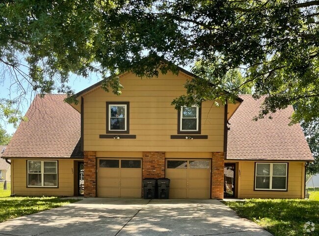 Building Photo - 900 NW 37th St Rental