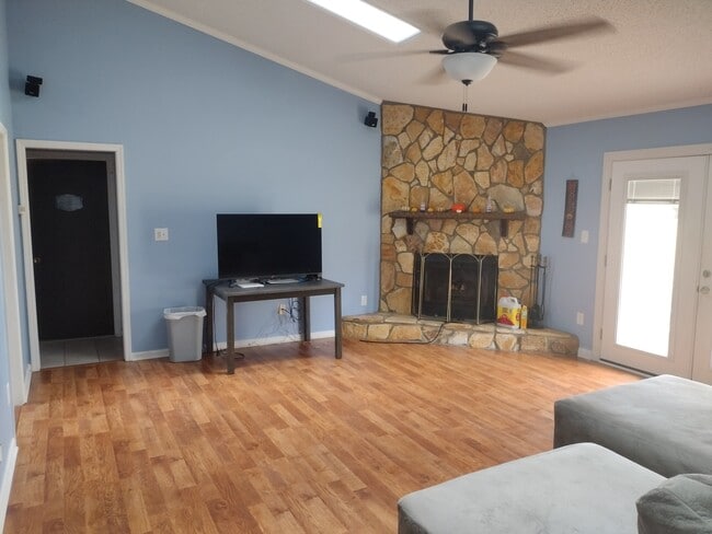 Photo - 657 Kemper Dr