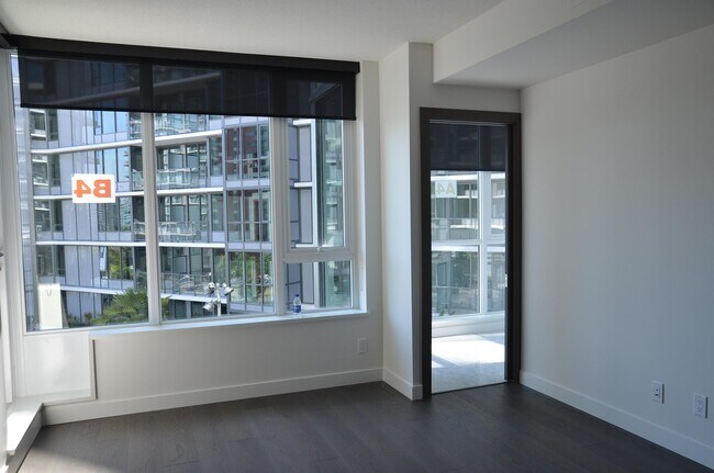 Photo - 68 Smithe St