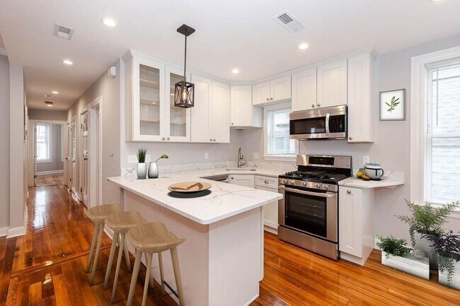 Photo - 263 E Cottage St Unidad 3