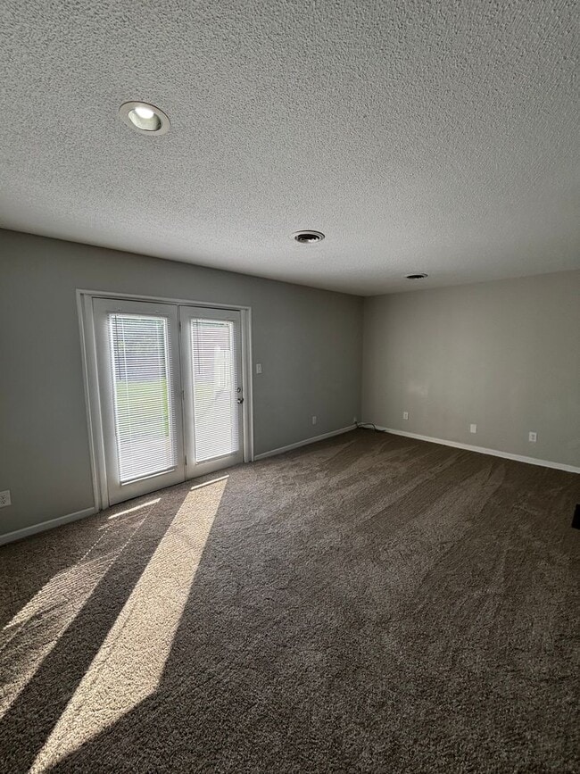 Photo - 2BD/1.5BTH Townhouse minutes from everything! Unidad 1839 Lively rd