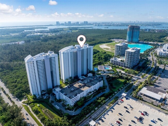 Photo - 14951 Royal Oaks Ln Unit 901