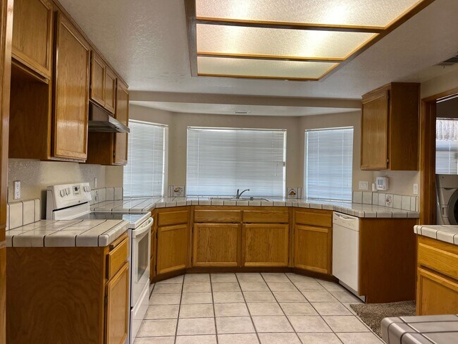 Photo - Beautiful 3 bedroom 2 bathroom home in App...