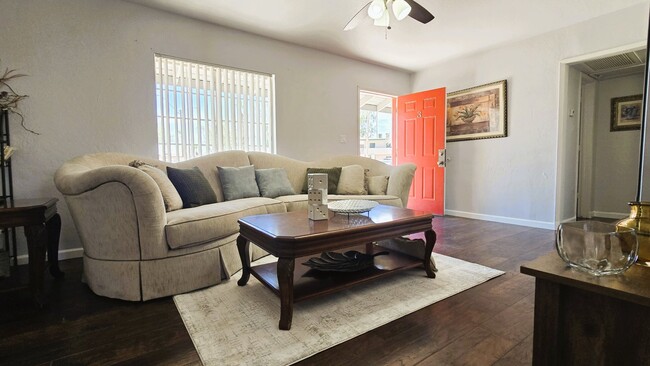 Photo - 3002 E McKinley St Unit 3