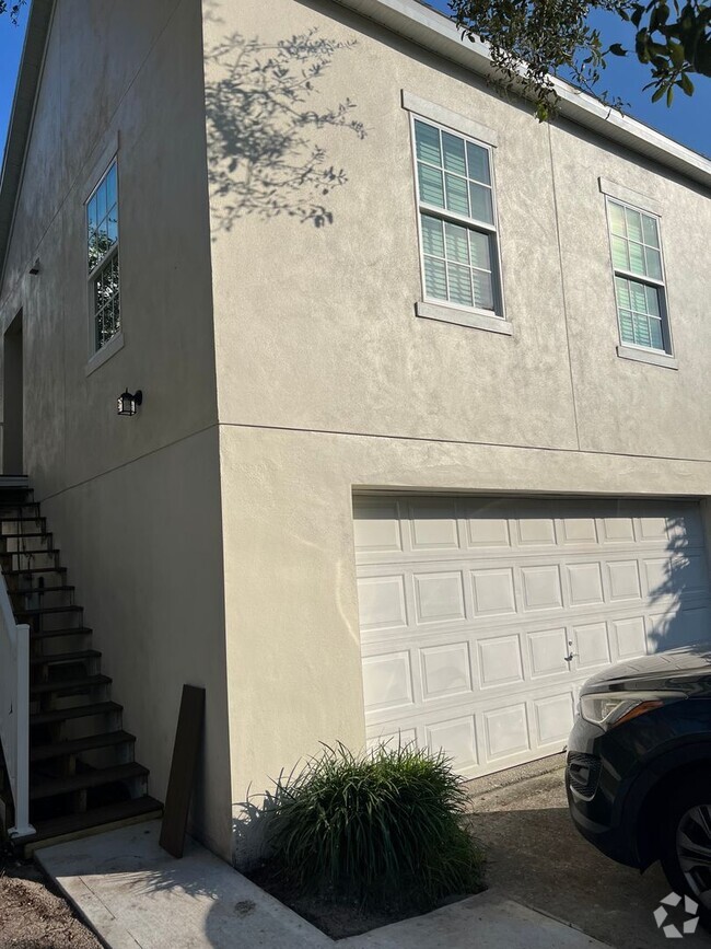 Building Photo - 510b Greenbrier Avenue Rental