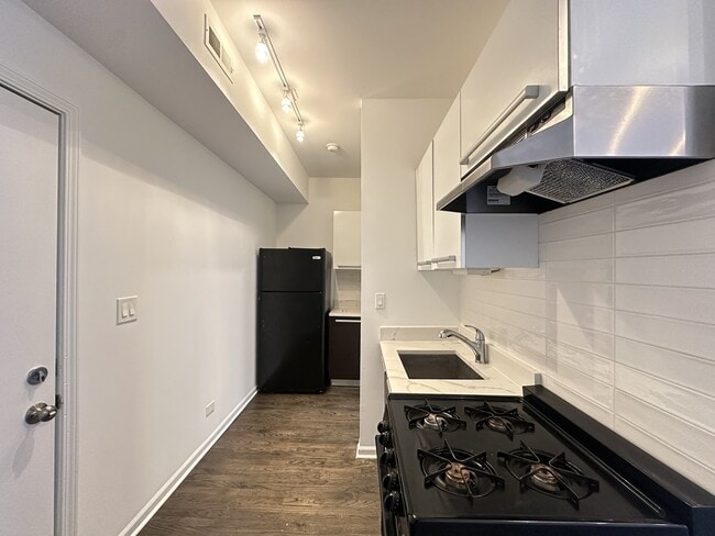 Photo - 5054 N Winthrop Ave Unit 503