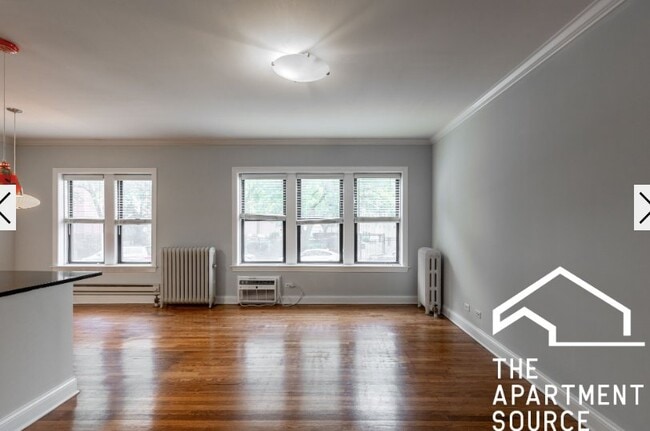 Photo - 740 W Addison St Unit 1