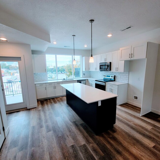 Photo - Phenomenal GORGEOUS HOME!!