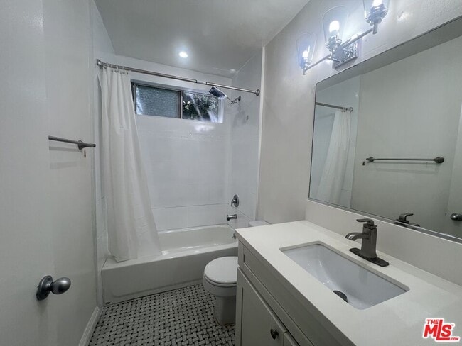 Photo - 420 Raymond Ave Unidad 5