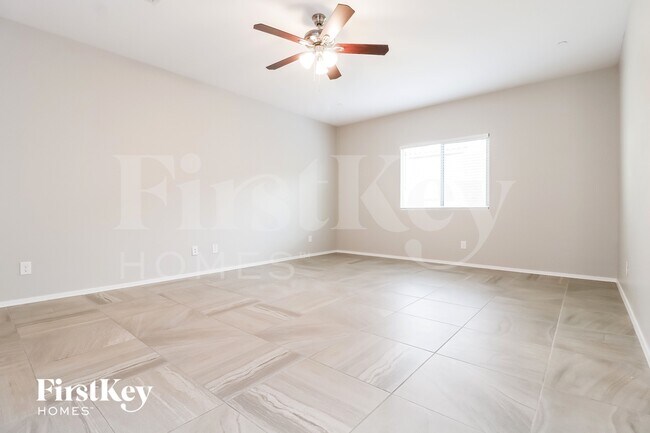 Photo - 21158 W Holly St