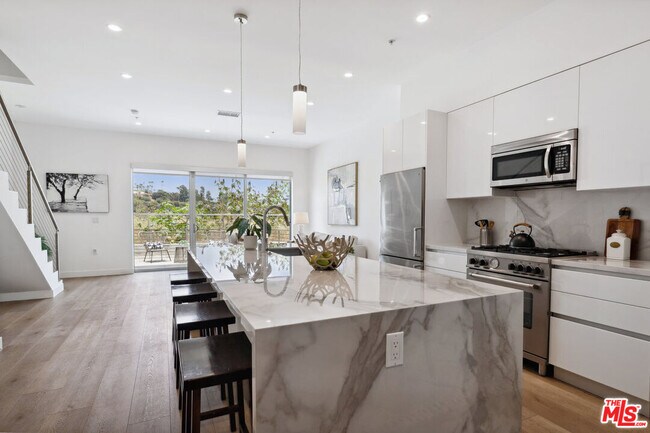 Photo - 957 Figueroa Terrace Unit 310