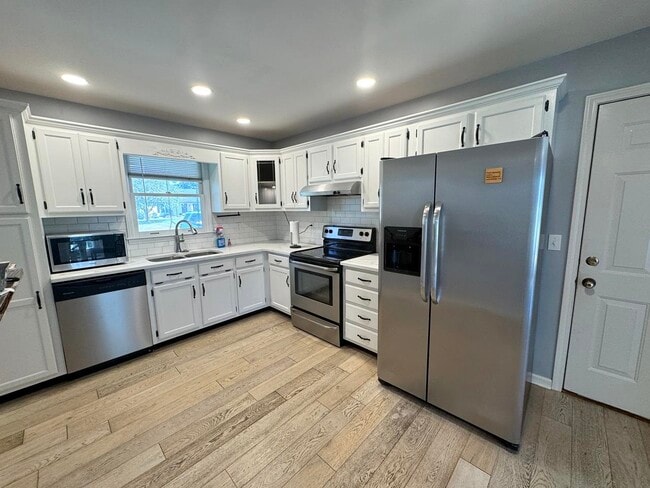 Photo - 181 Saddlebrook Way