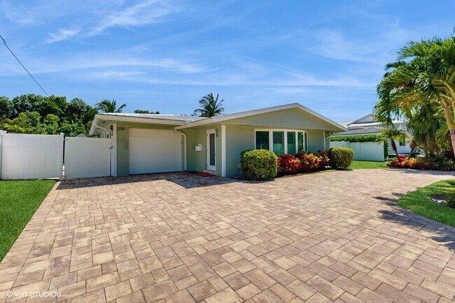 200 SW 6th Ave