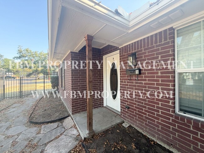 Building Photo - 121 N 24th St Unit 1