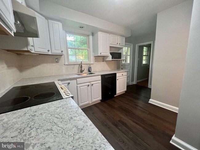 Photo - 5140 15th St N