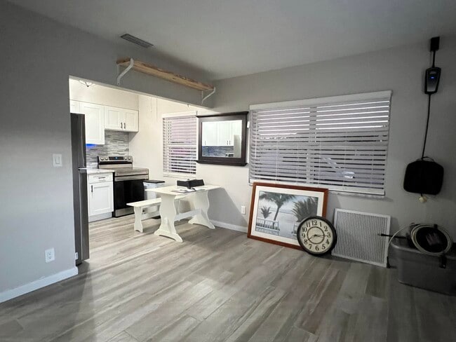 Photo - 340 W Blue Heron Blvd