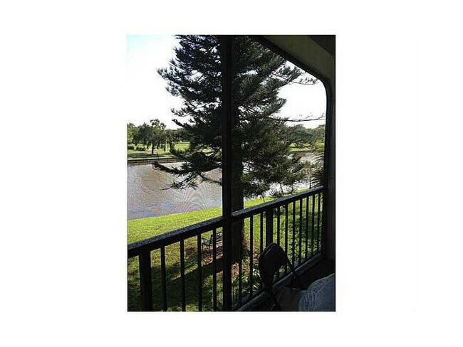 Photo - 3760 Inverrary Dr Unit 2H