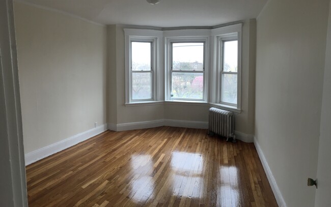 Building Photo - 1109 Boylston St Rental