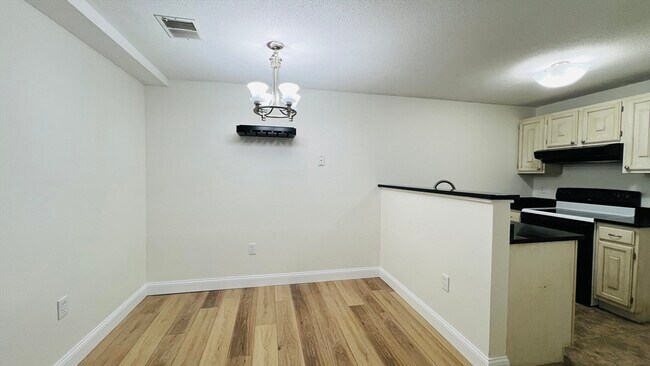 Photo - 18 Walden Dr Unit 4