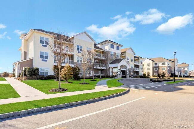 3 Meadows Ln Unit 5