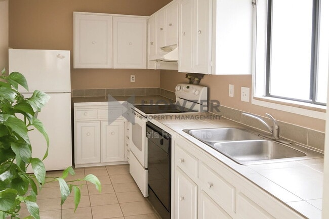 Building Photo - 800 Bearses Way Unit 3NF