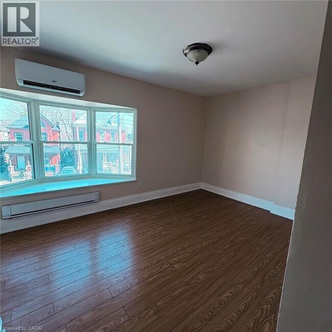 Photo - 95 Sanford Ave N