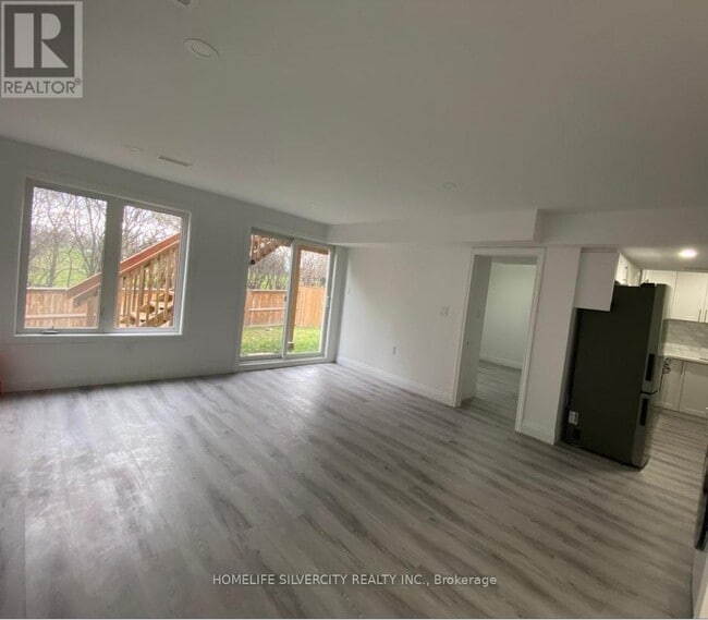 Photo - 194 Eaglecrest St