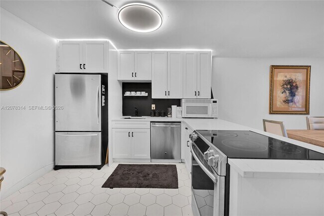 400 Leslie Dr Unit 605