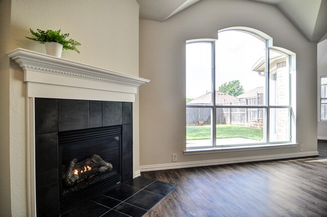 Photo - 8209 Livingston Ln