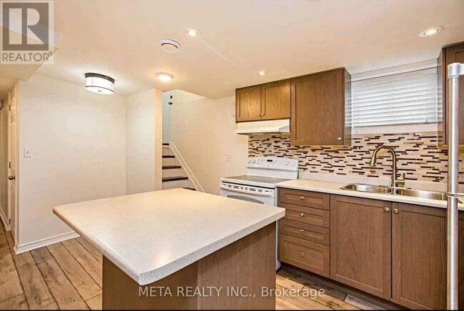 Photo - 296 Festhubert St