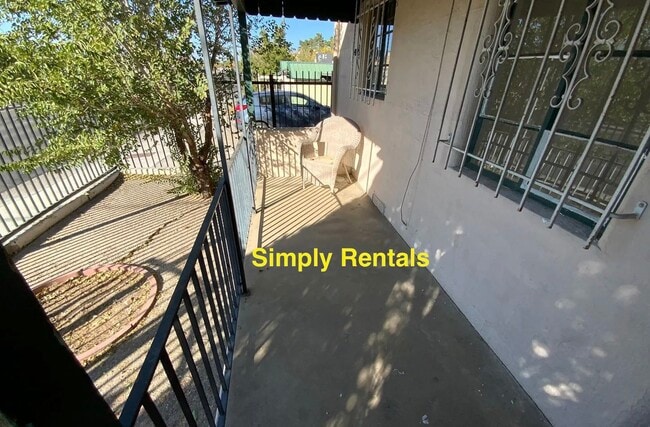 Photo - 208 University Blvd SE