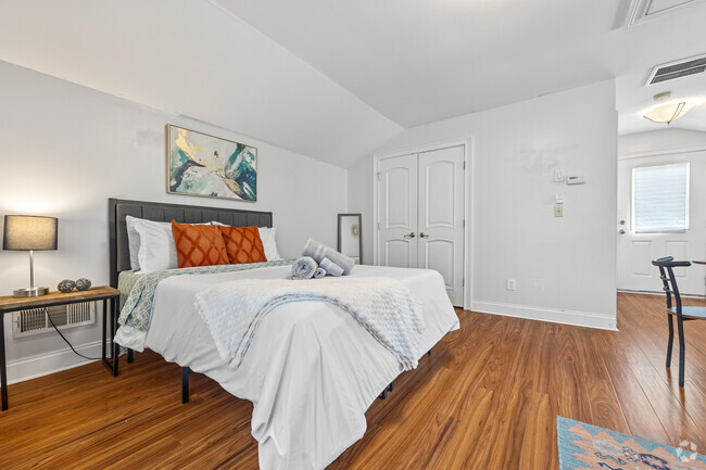 Building Photo - 1267 Atlantic Dr NW Unit Atlantic Dr B Rental