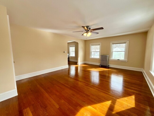 102 Mountain Rd Unit Upper