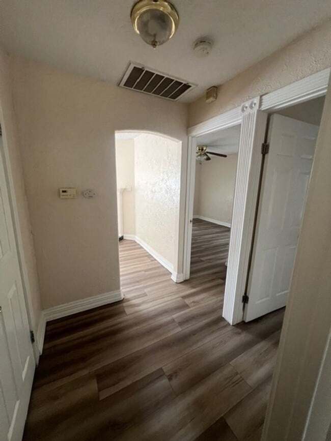 Photo - Beautiful 2 Bed and 1 Bath Home with 1 Car Garage Rent $1,995.00