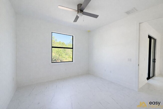 Photo - 1045 Jaguar Blvd